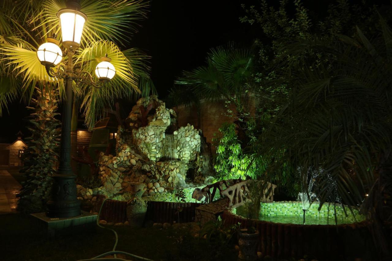 Готель Mann The Palm Retreat Лакхнау Екстер'єр фото