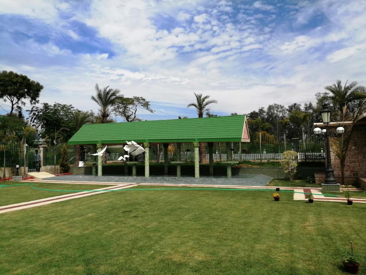 Готель Mann The Palm Retreat Лакхнау Екстер'єр фото