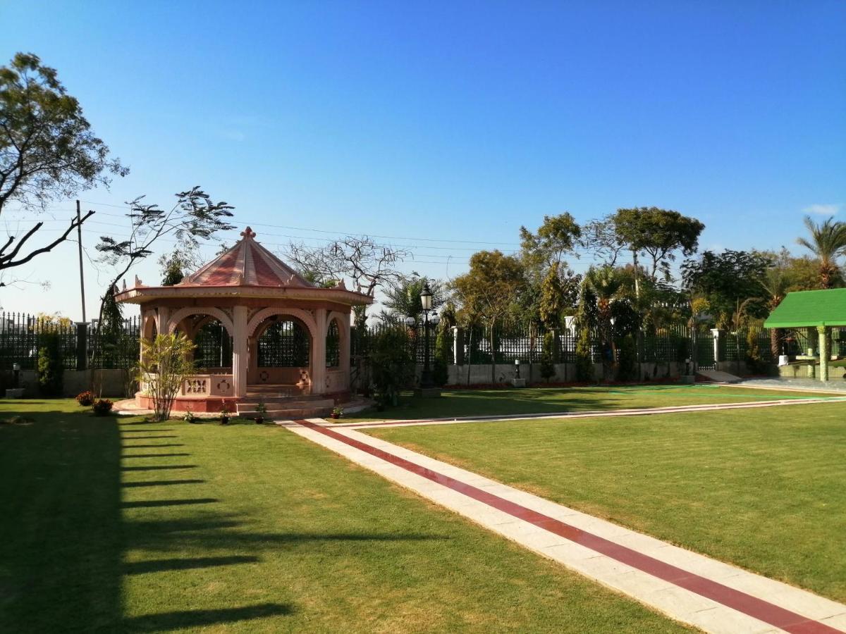Готель Mann The Palm Retreat Лакхнау Екстер'єр фото