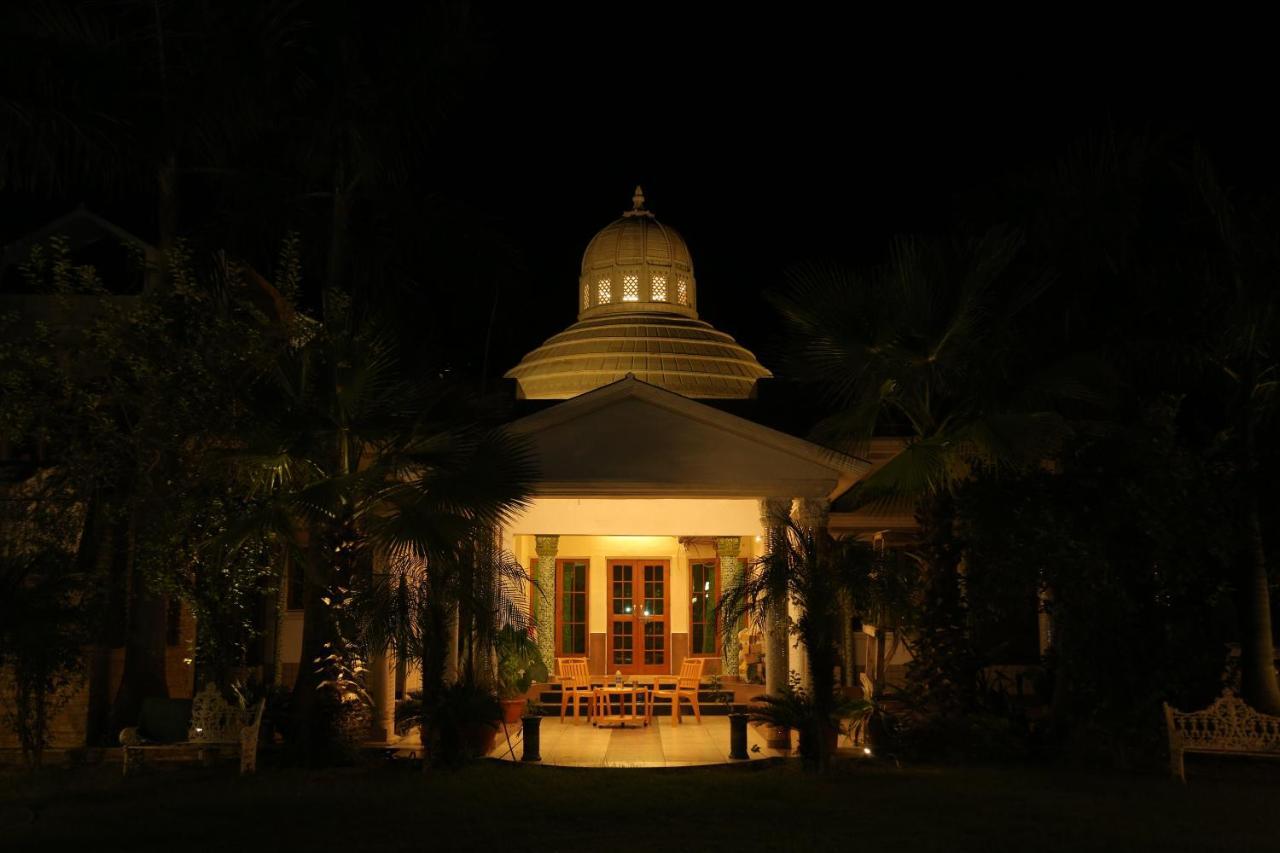Готель Mann The Palm Retreat Лакхнау Екстер'єр фото